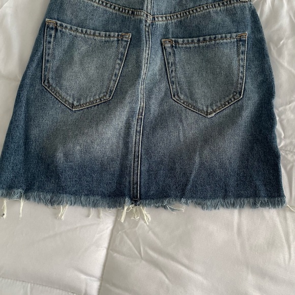 Hollister jean skirt - Picture 2 of 2